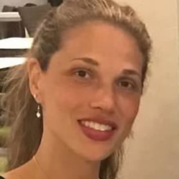 Meet your Posher, Apryl - Picture 1 of 1